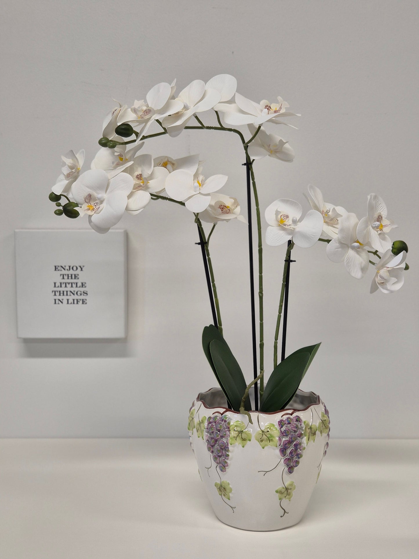 Vintage Alcobaça Flower Pot – Hand-Painted Bold Grape Design