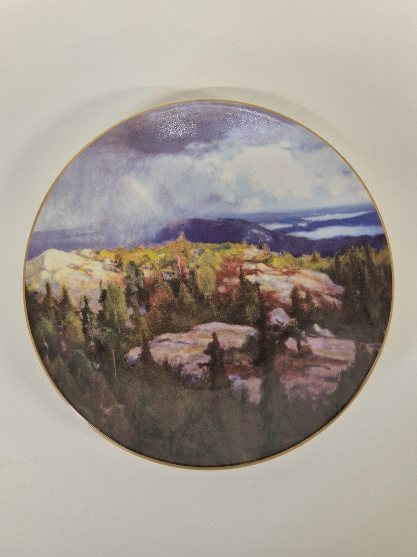 Arabia Itsenäinen Suomi Annual Plate – Collectible Finnish Porcelain