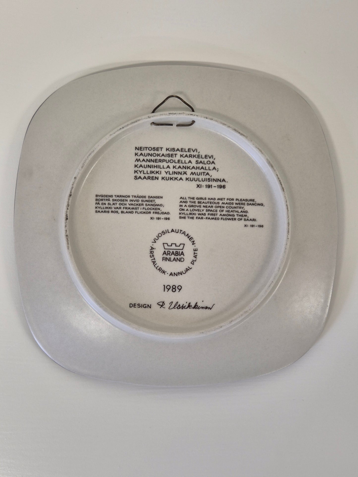 Arabia Kalevala Wall Plate 1989 – “Dance of the Maidens” by Raija Uosikkinen