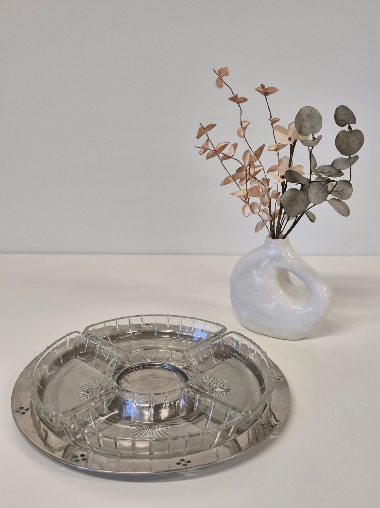 Vintage Compartment Platter with Metal Tray – Classic Serving Elegance