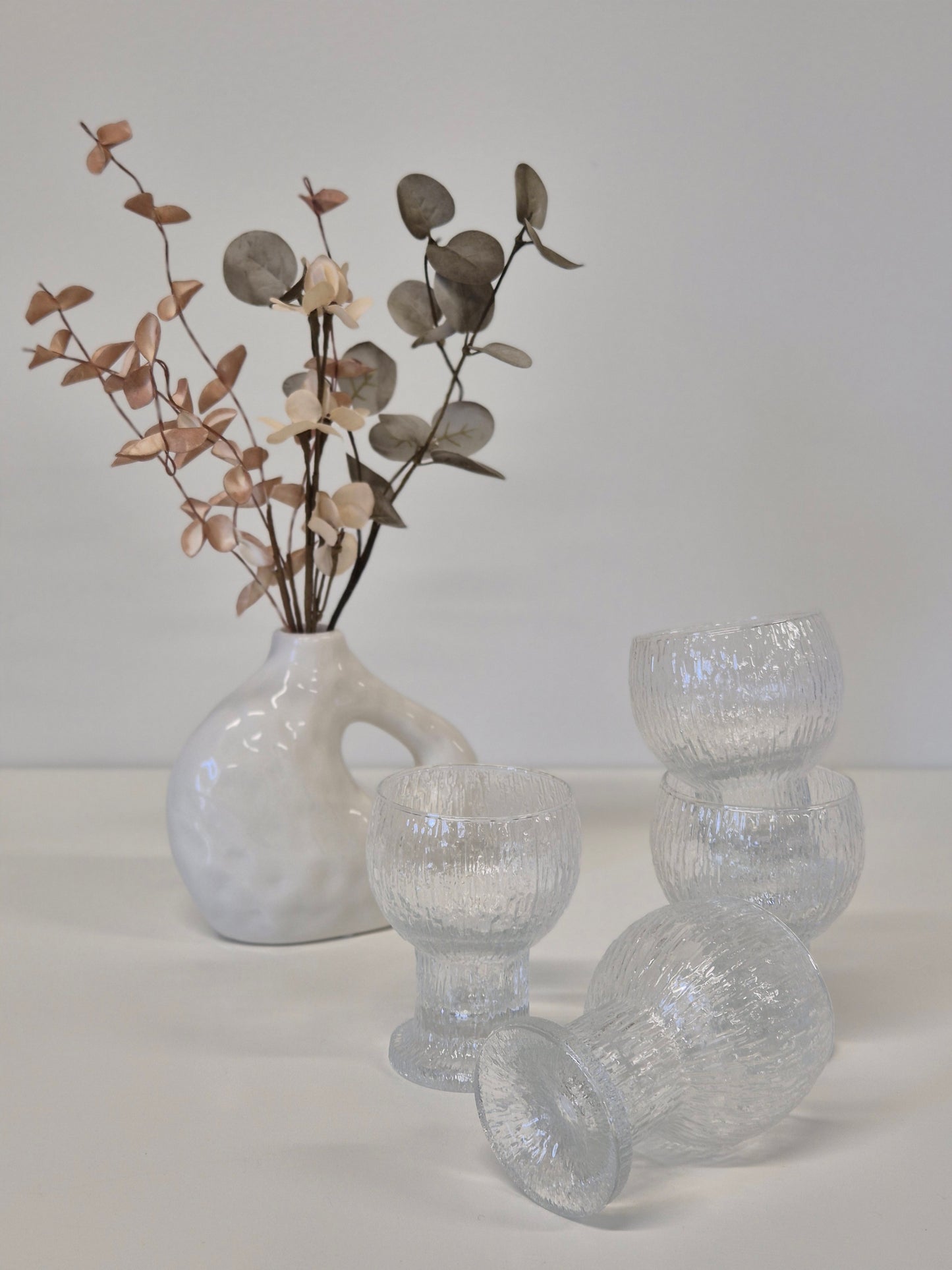Iittala Kekkerit witte wijnglazen van Timo Sarpaneva (1973-1986)
