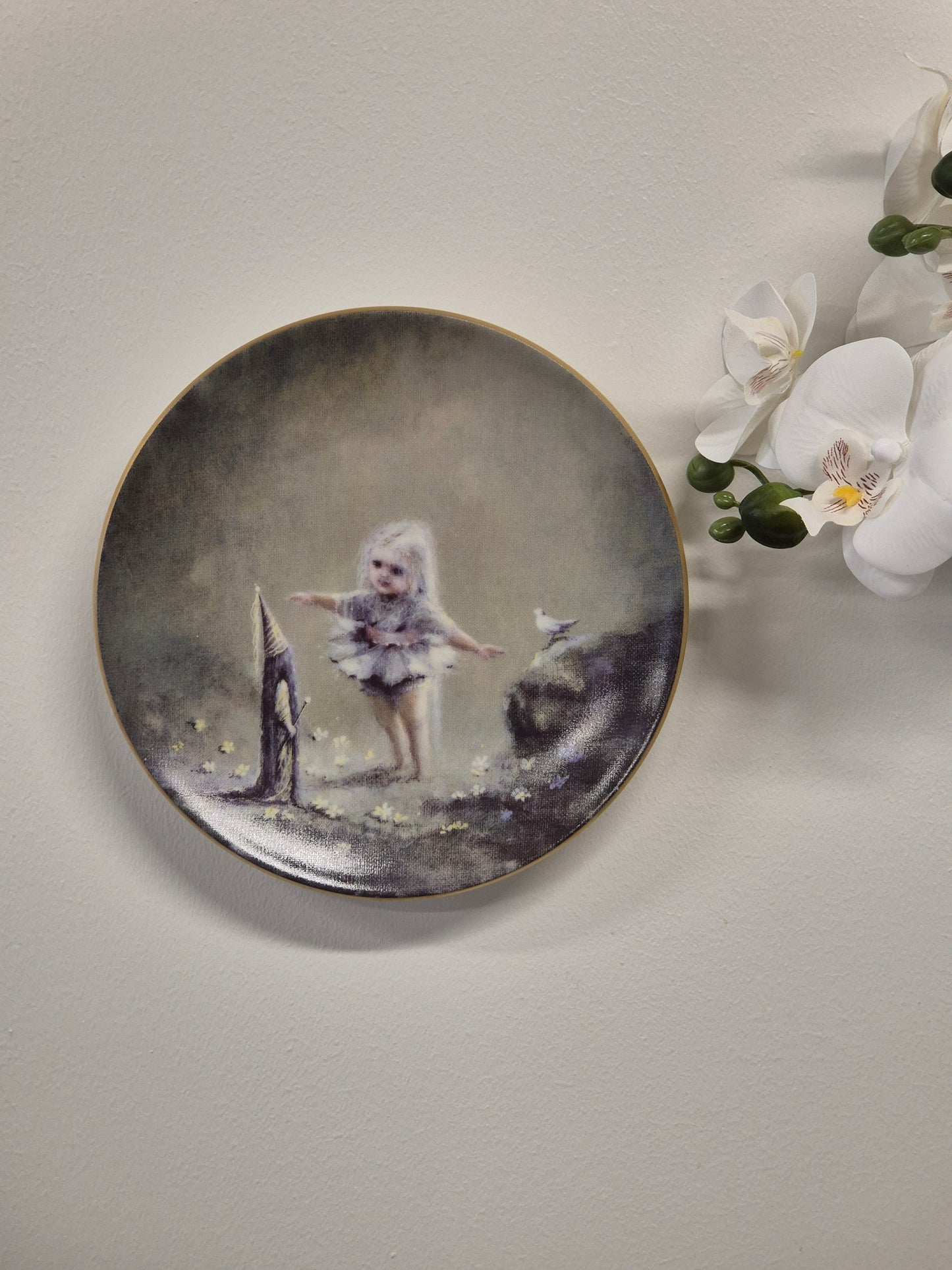 Arabia Sadun Totuus Wall Plate 1990 – Sussi Anna Åberg