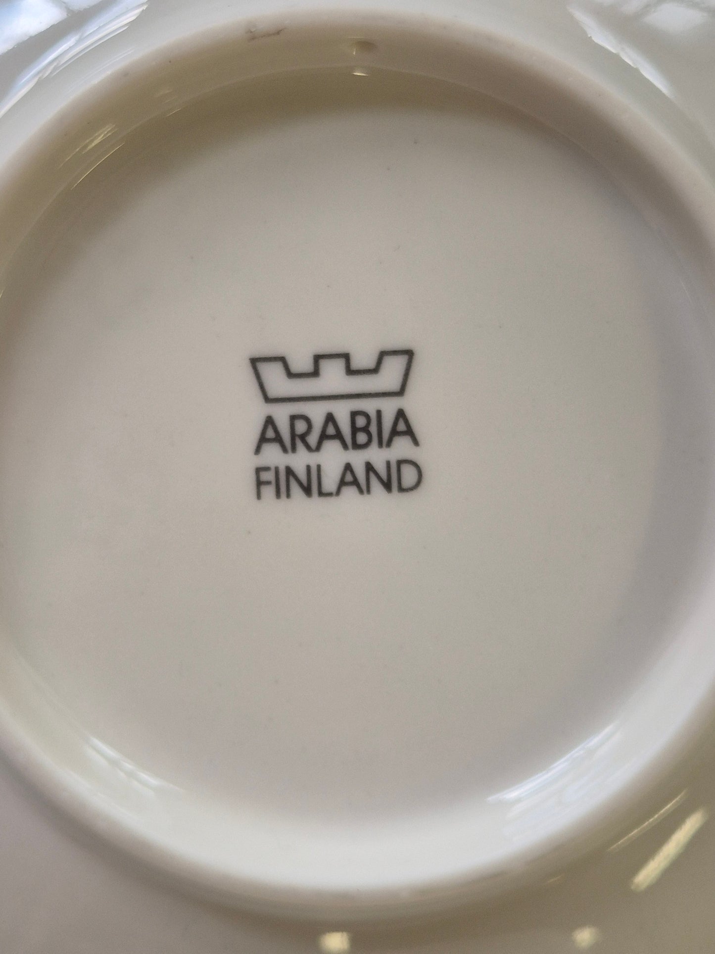 Arabia “Botanica” Wall Plate – Esteri Tomula (1988–1989)