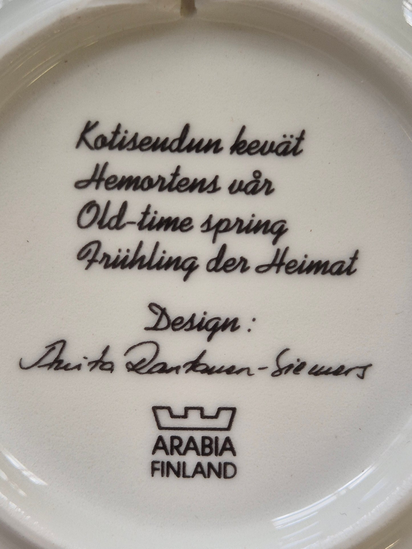 Arabia “Kotiseutu” Wandbord – Anita Rantanen-Siewers (1995)