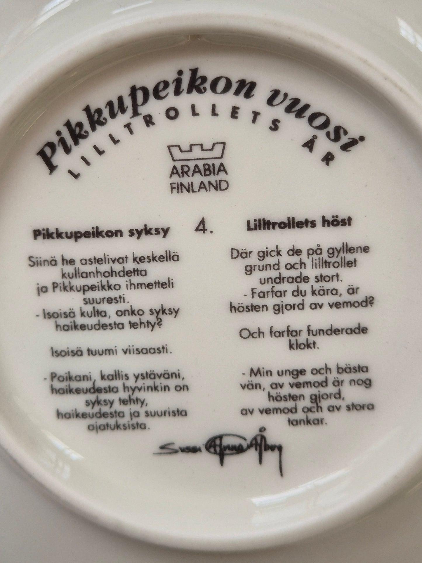 Arabia Pikkupeikon Year Wall Plate 1992 – Sussi Anna Åberg Design