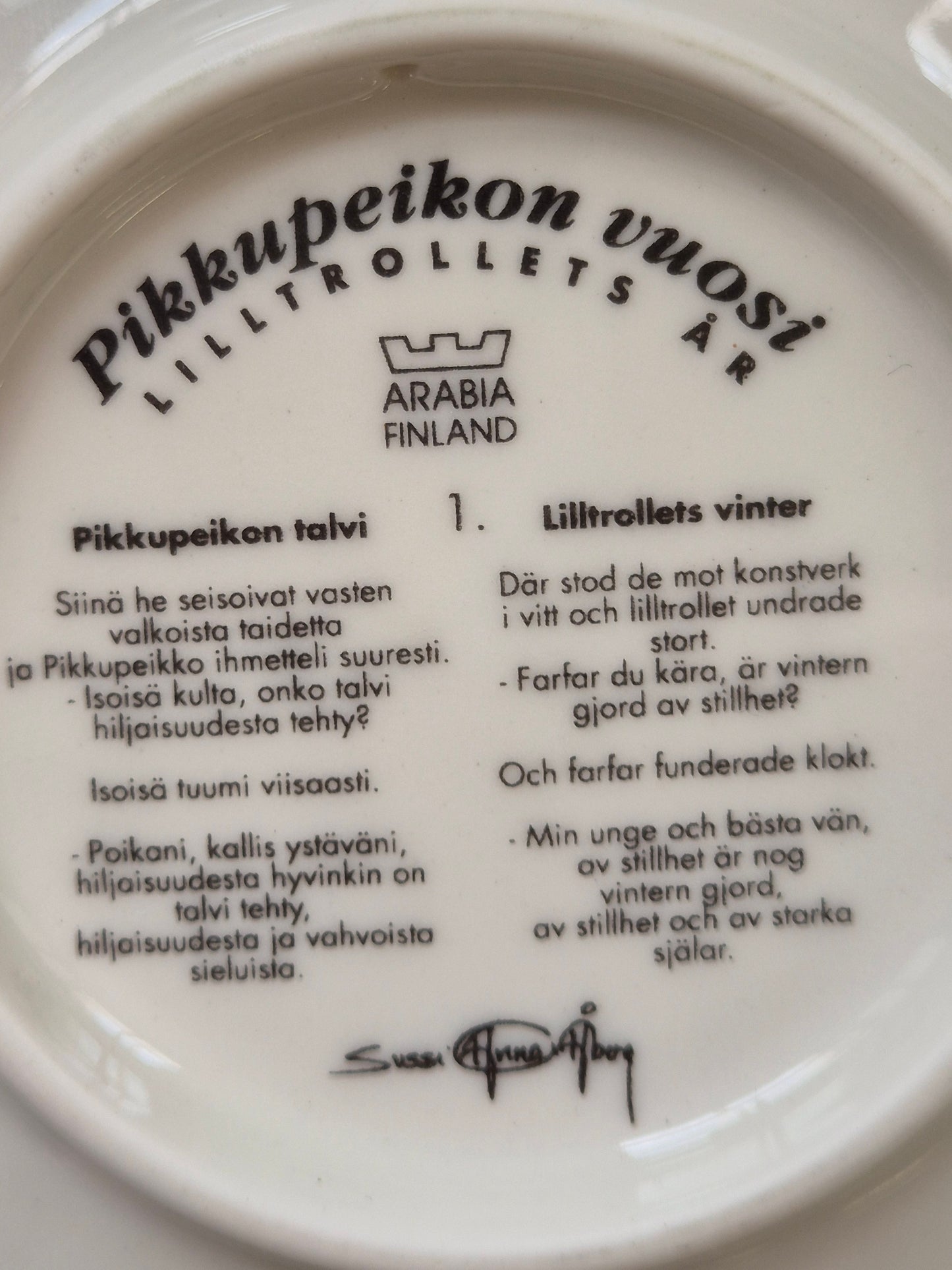 Arabia Pikkupeikon Year Wall Plate 1992 – Sussi Anna Åberg