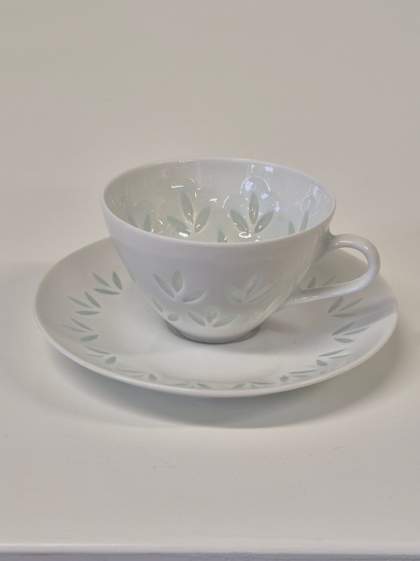 Tasse à moka et soucoupe en porcelaine de riz Arabia – Friedl Kjellberg