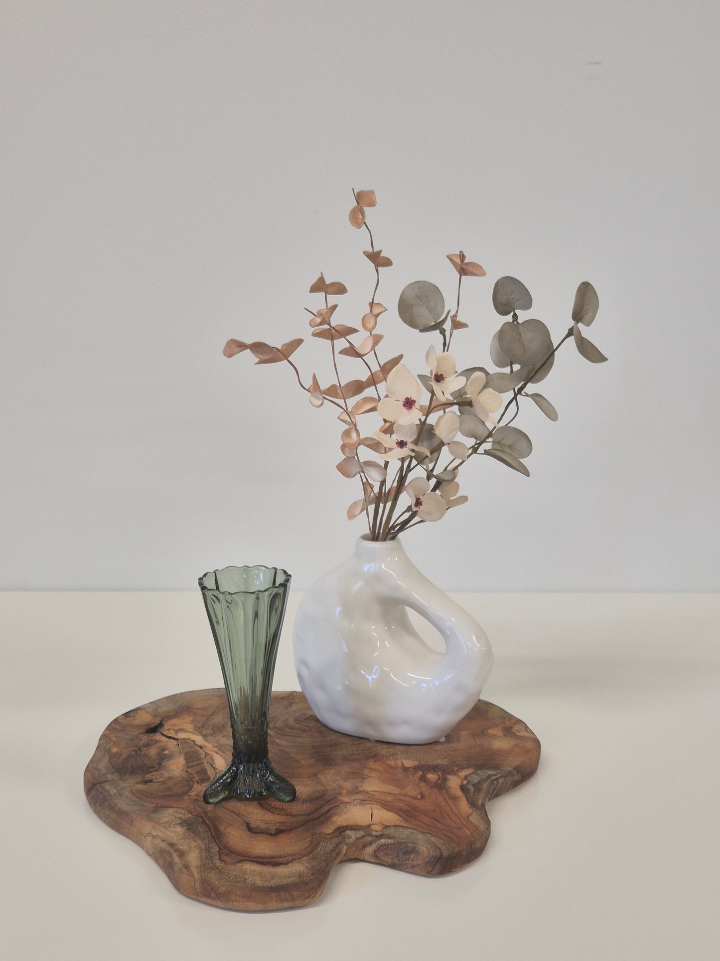 Riihimäen Lasi Tripod Vase – Green Glass, Finland