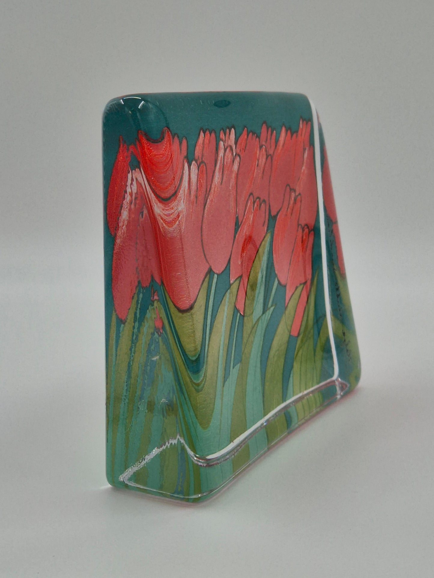 Presse-papier en verre Arabia vintage par Heljä Liukko-Sundström – Design tulipes rouges