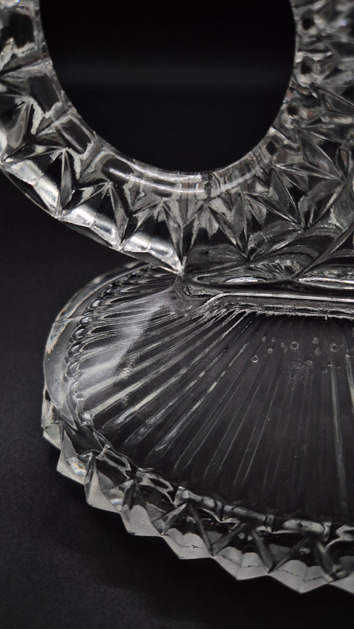 Candélabre Art Déco en verre pressé