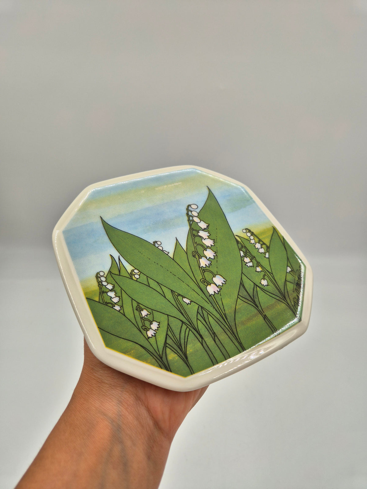 Arabia Kielo Wall Plate 15cm, Toivo G. Utriainen, Finnish National Flower, Vintage Arabia Ceramic, 1993