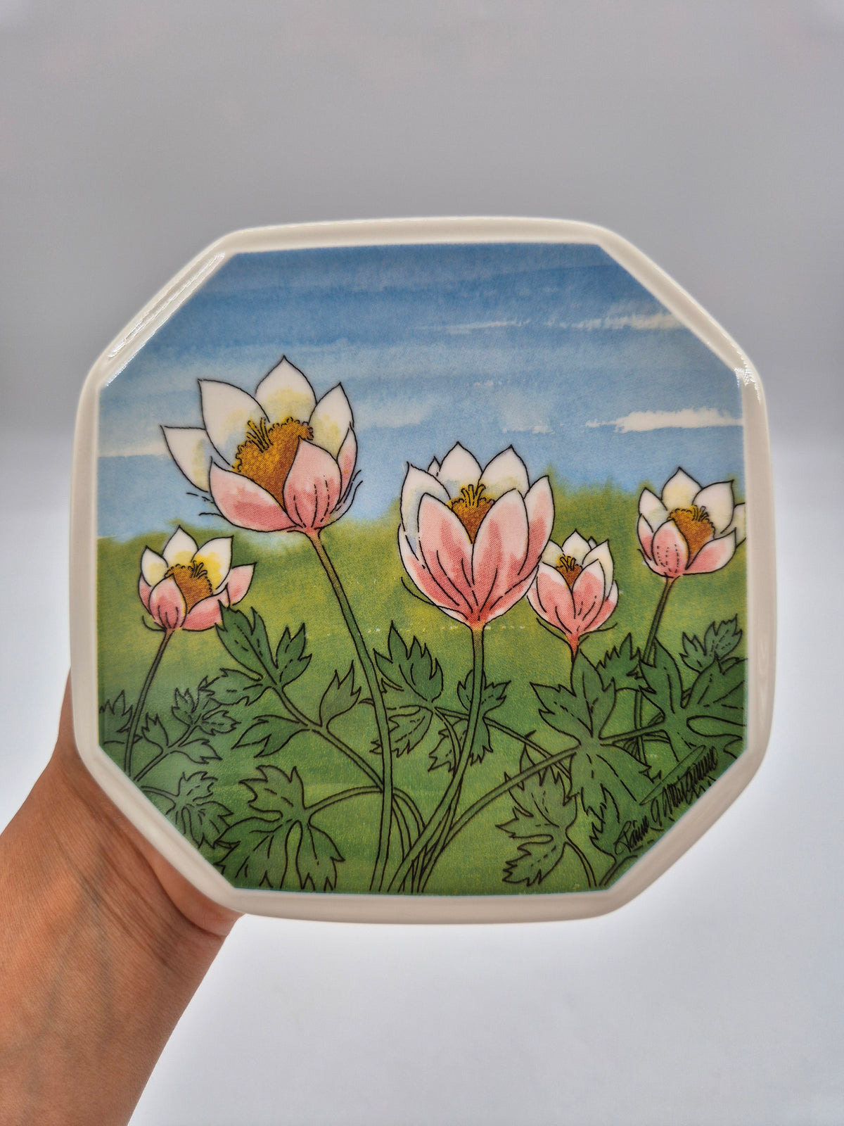 Vintage Arabia Kangasvuokko Wall Plate 15cm, Toivo G. Utriainen, Finnish Design, South Karelia Flower