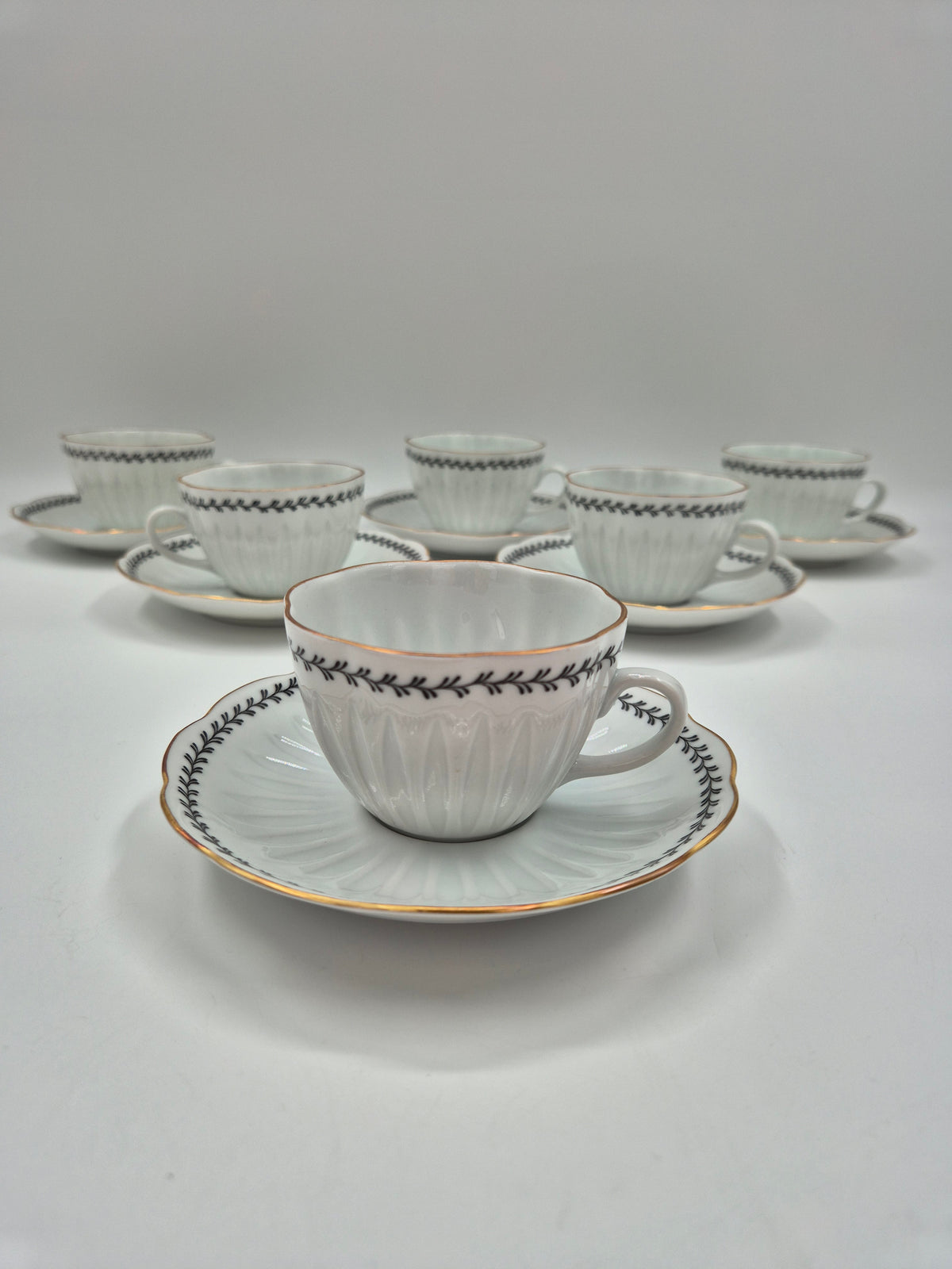 Set of 5 Vintage Arabia Varpu BB Coffee Cup and Saucer, Raija Uosikkinen & Ulla Procopé, Finland 1954–1970