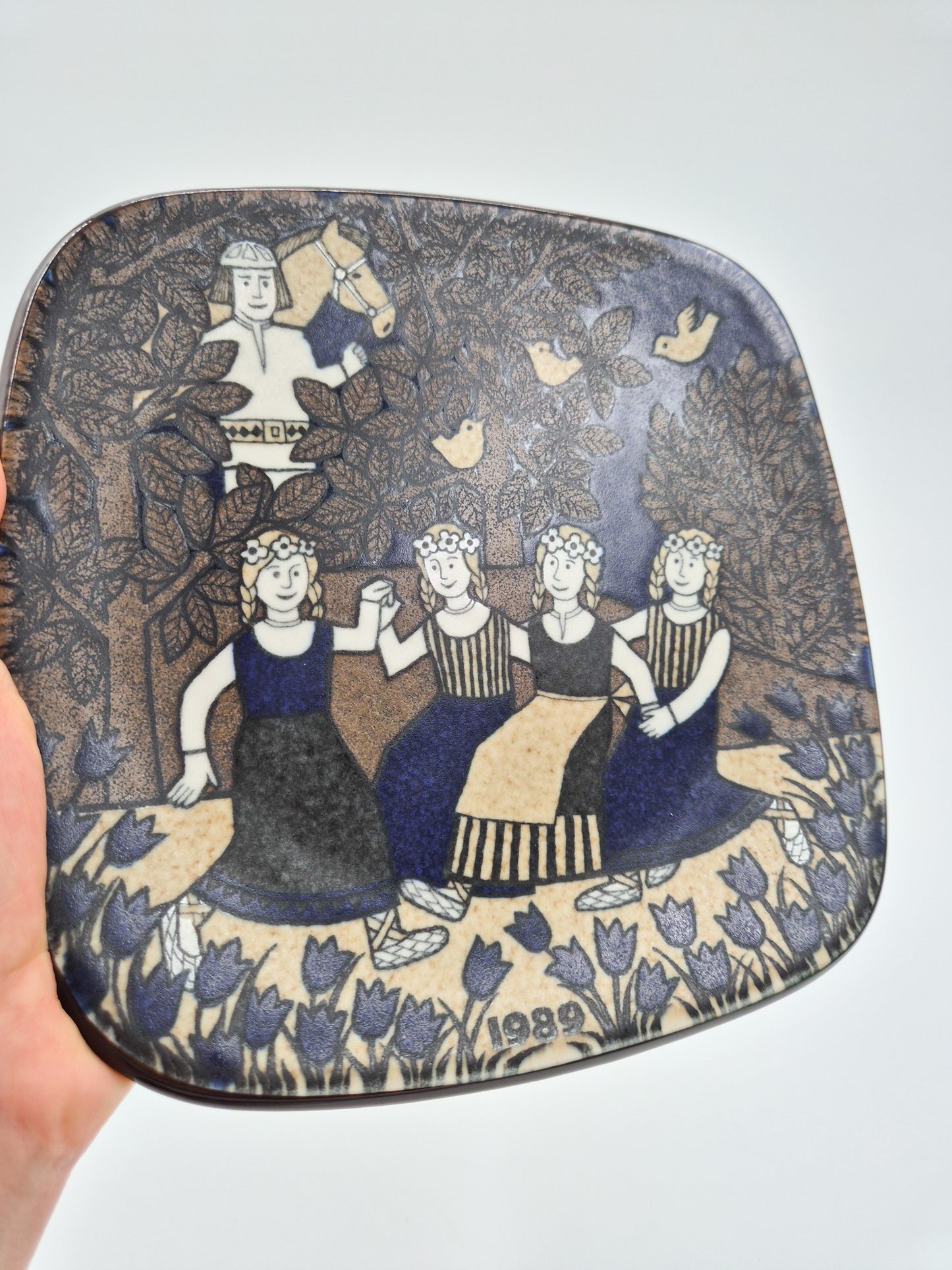 Arabia Kalevala Annual Plate 1989