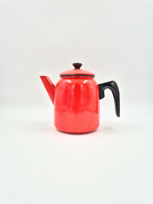 Vintage Red Enamel Coffee Pot – Classic Retro Kitchenware