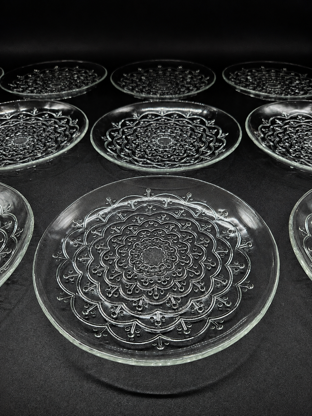 Set of 12 | Riihimäen Lasi Pitsi Plates – Helena Tynell, 1981