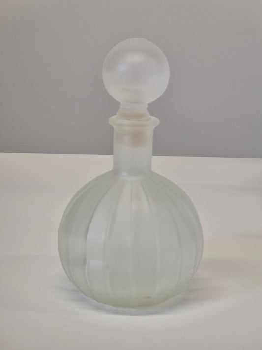 Parfumfles van matglas uit de jaren 50