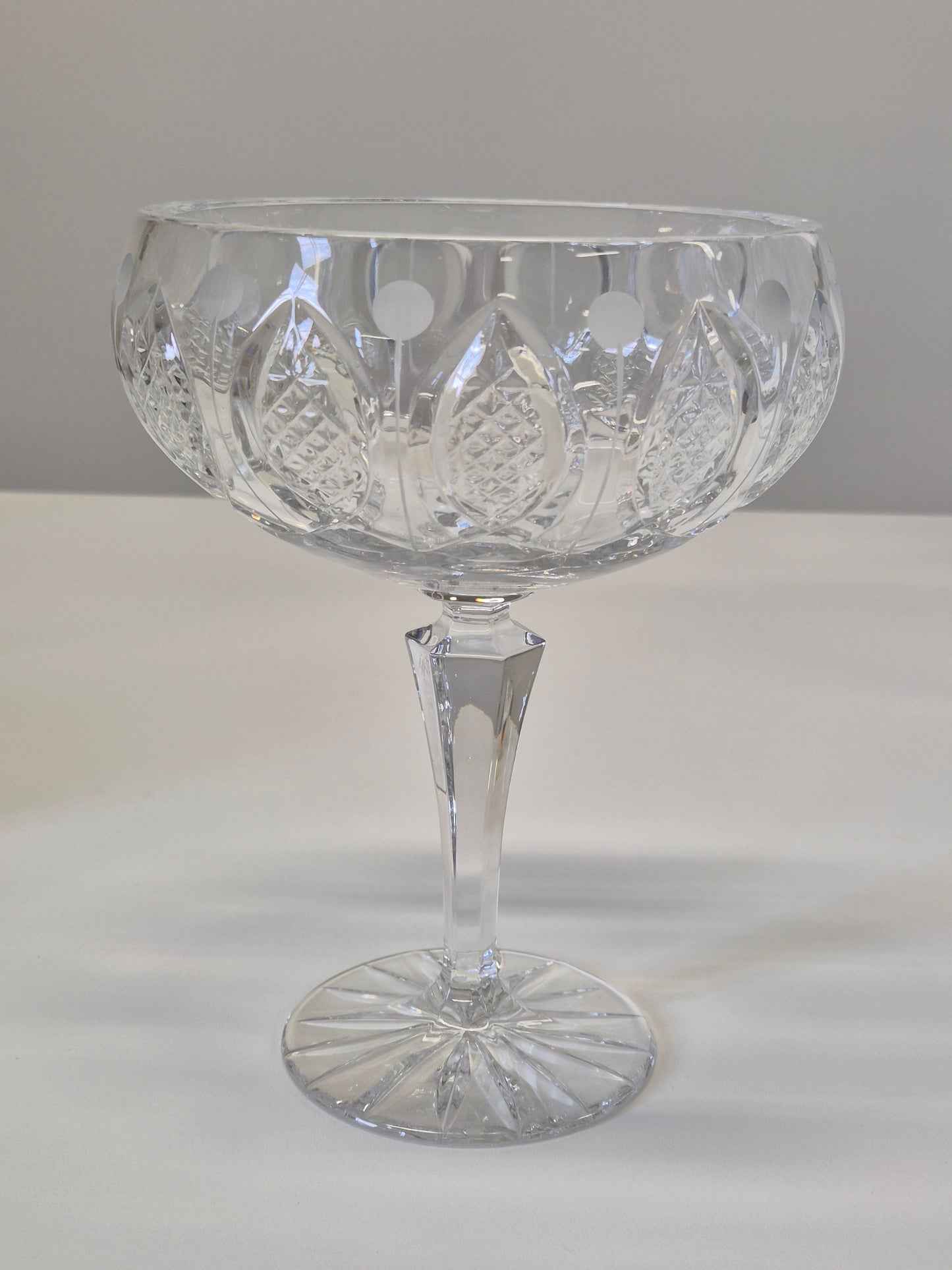Vintage kristallen schaal met voet en emaille details