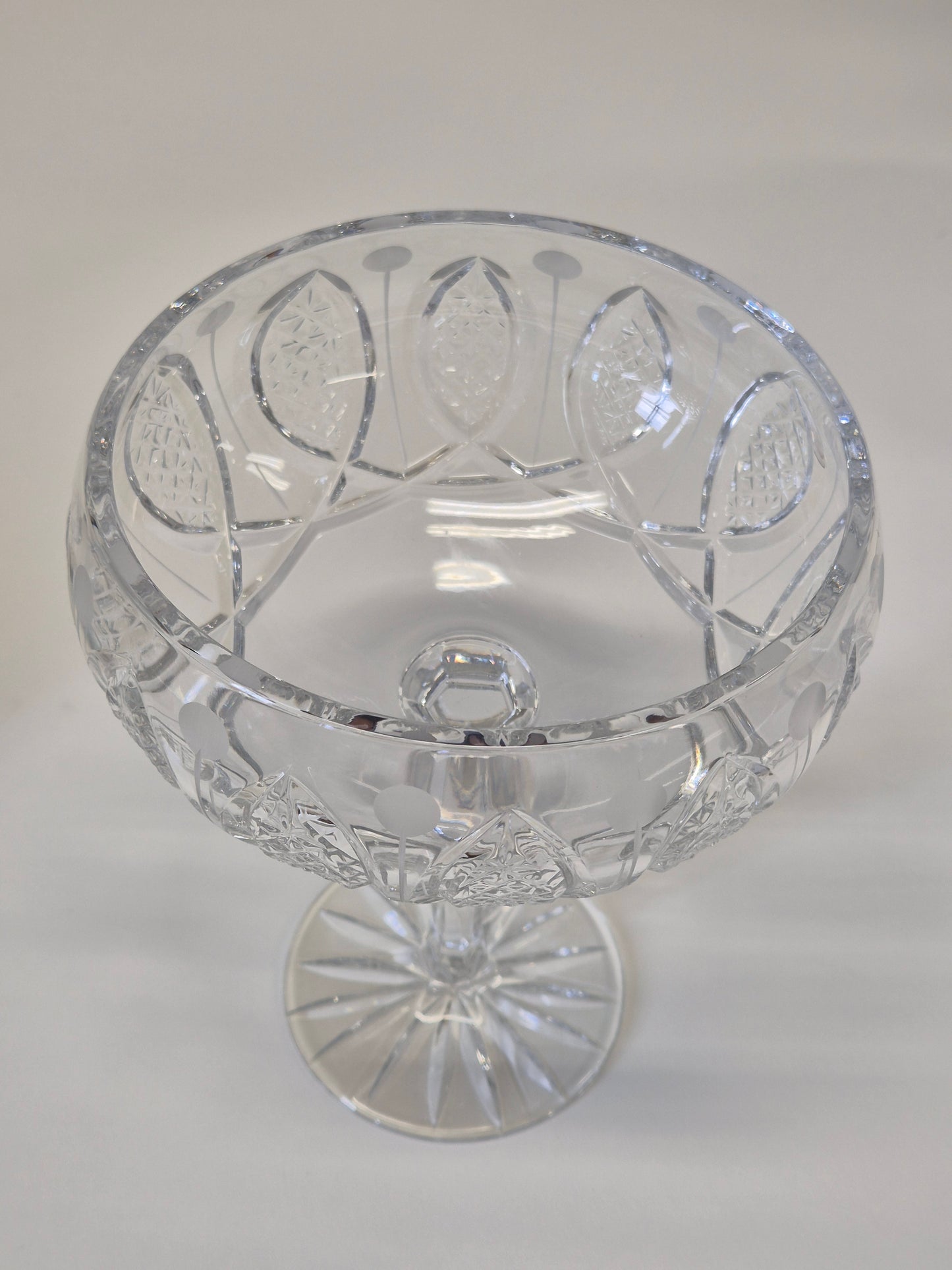 Vintage kristallen schaal met voet en emaille details