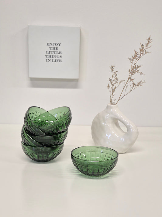 Vintage groene glazen dessertkom – Scandinavisch servies uit het midden van de vorige eeuw