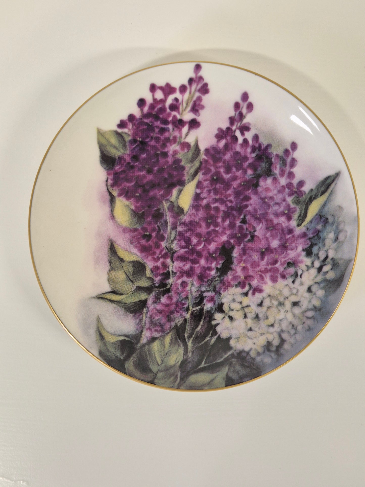 Arabia "Romantic Garden" Wall Plate – “Scented Peas” by Riikka Hautamäki