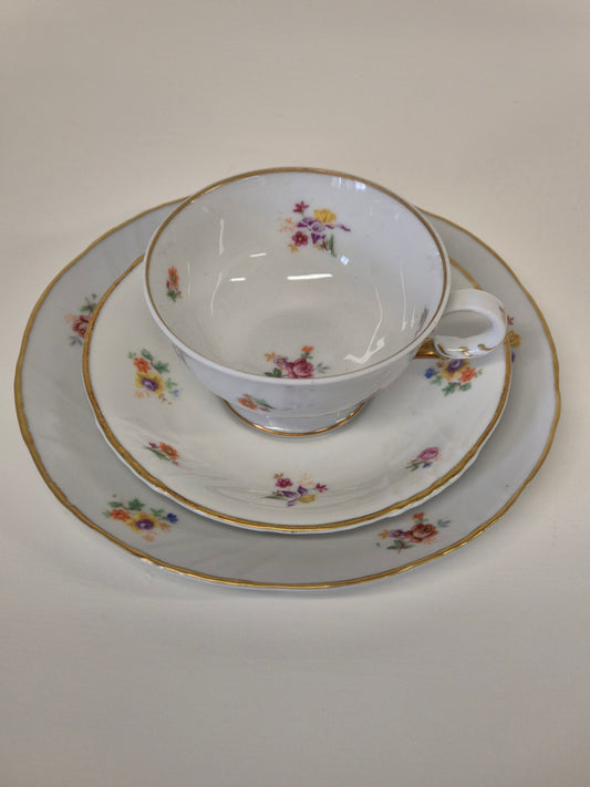 Arabia Finland Vintage Floral Coffee Cup & Saucer – Design by Svea Granlund
