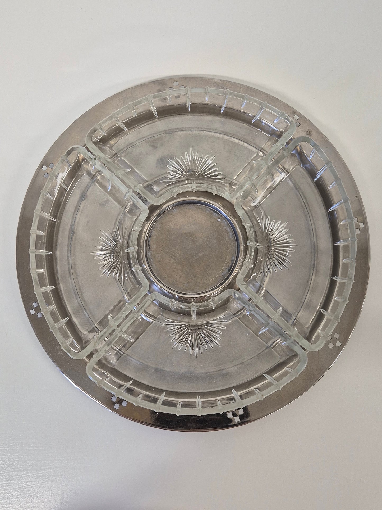 Vintage Compartimentenschaal met Metalen Dienblad – Klassieke Serveer Elegantie