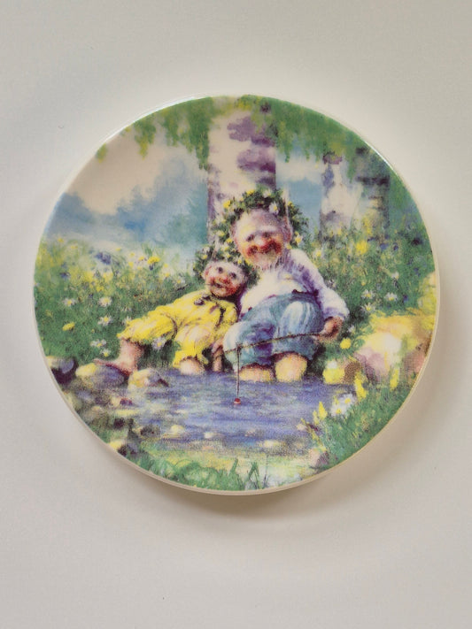 Arabia Pikkupeikon Year Wall Plate 1992 – Sussi Anna Åberg Design