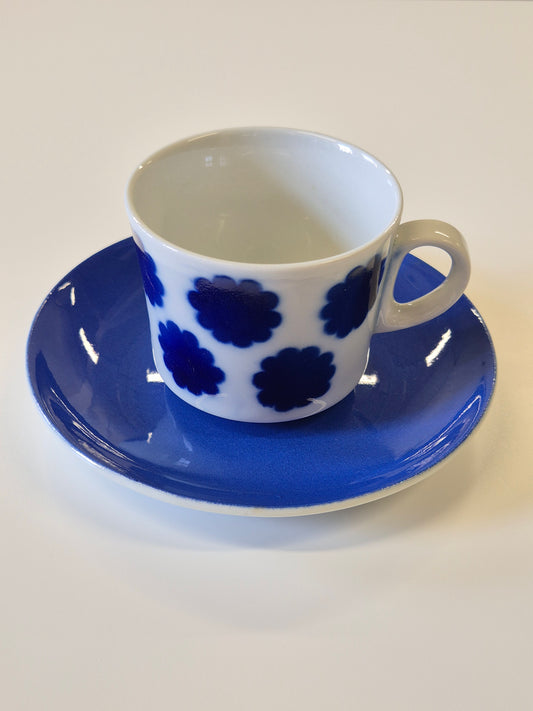 1960s Vintage Arabia Coffee Cup & Saucer – "Gingerbread" Blown Decoration