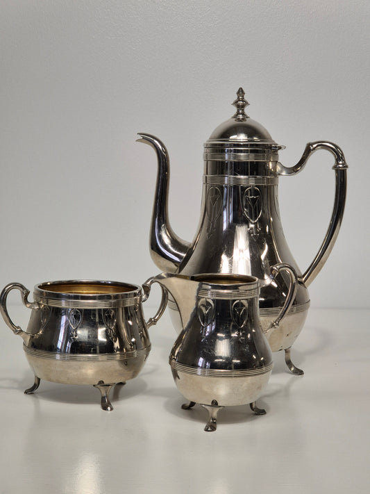 Antieke kan, suikerpot en melkkan in Jugend-stijl – elegante Art Nouveau-set