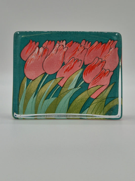 Vintage Arabia glazen presse-papier van Heljä Liukko-Sundström – ontwerp met rode tulpen