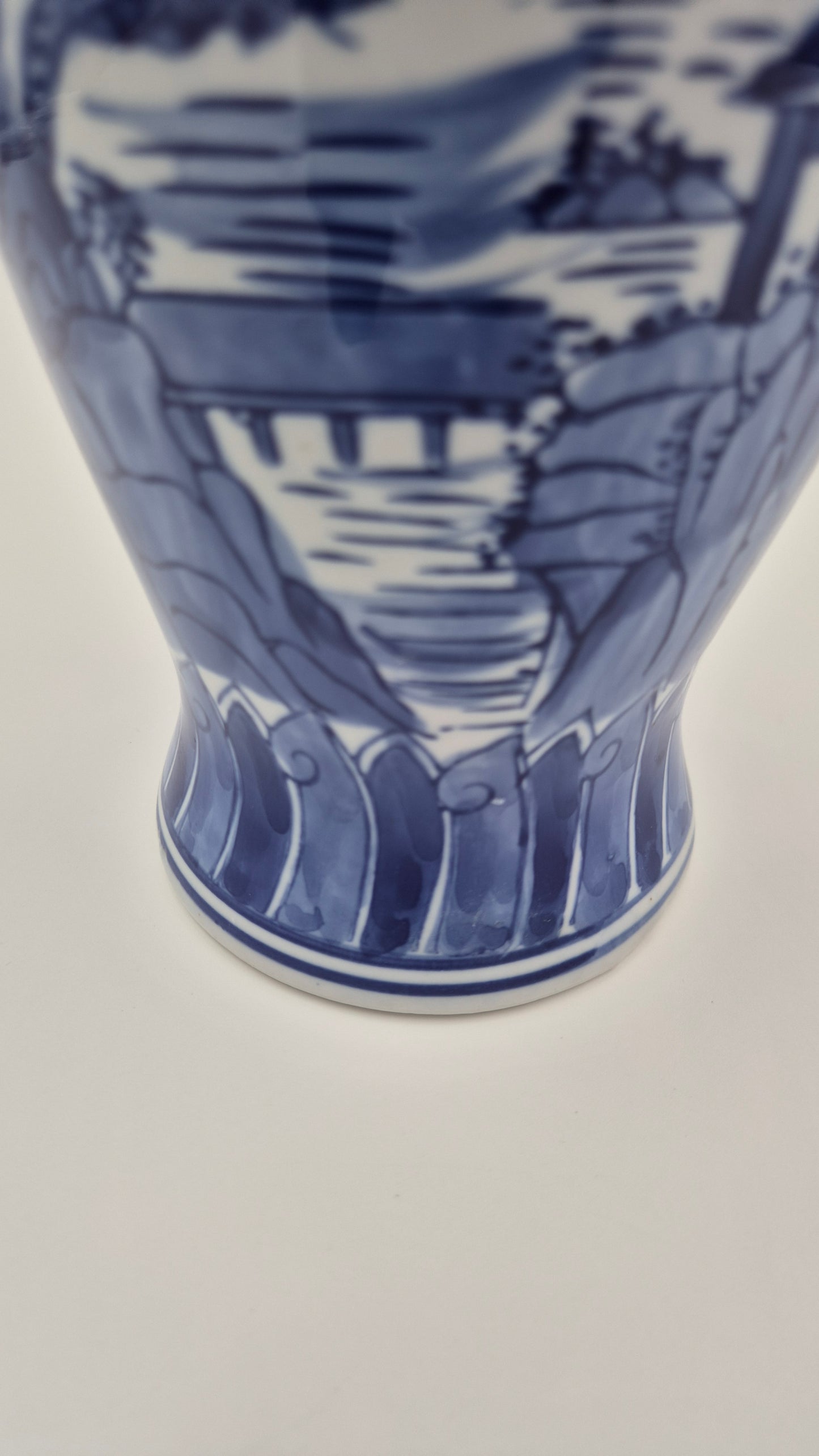 Vintage Chinese Vase H30cm