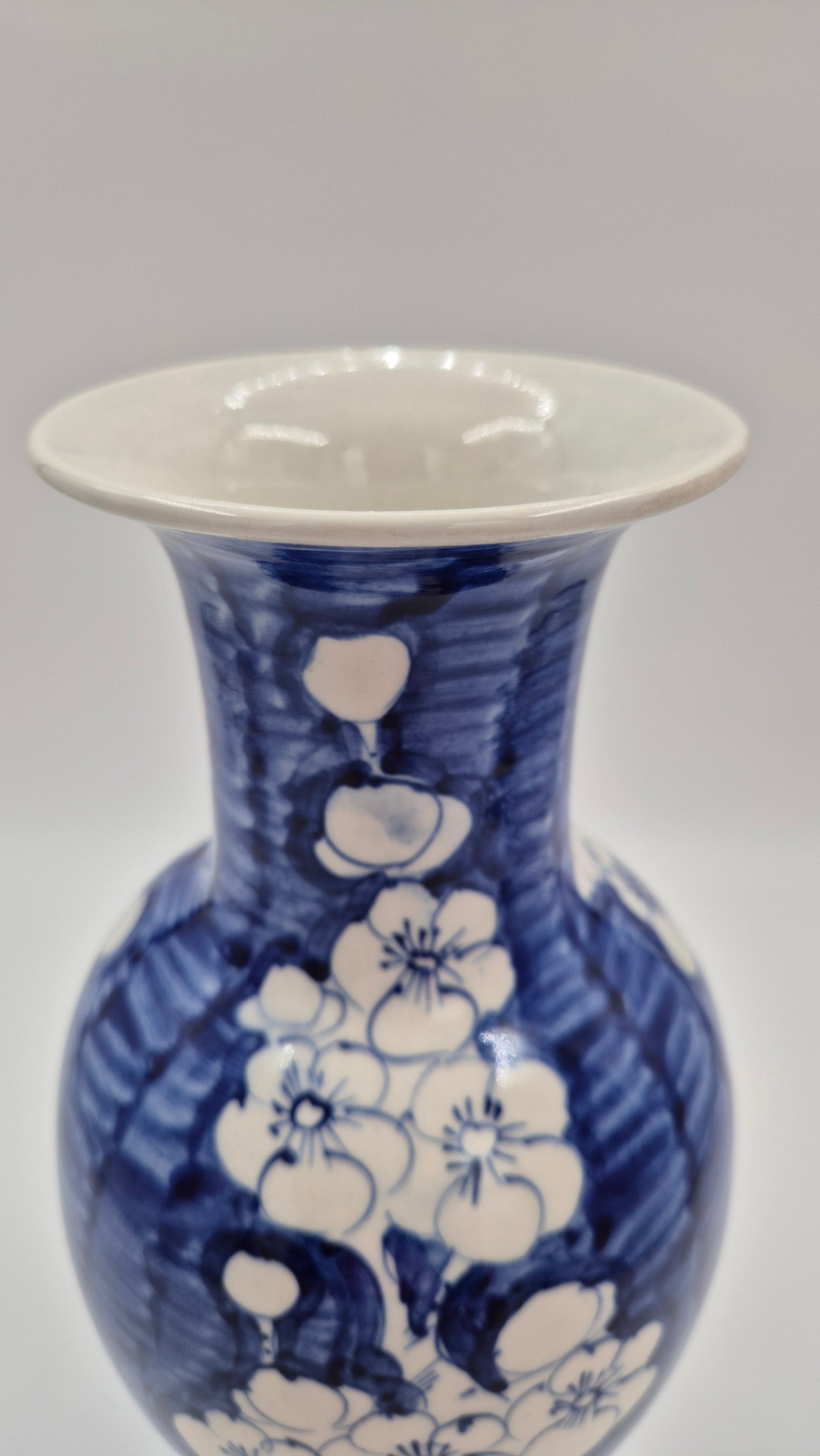 Vintage Chinese-Style Vase H31cm
