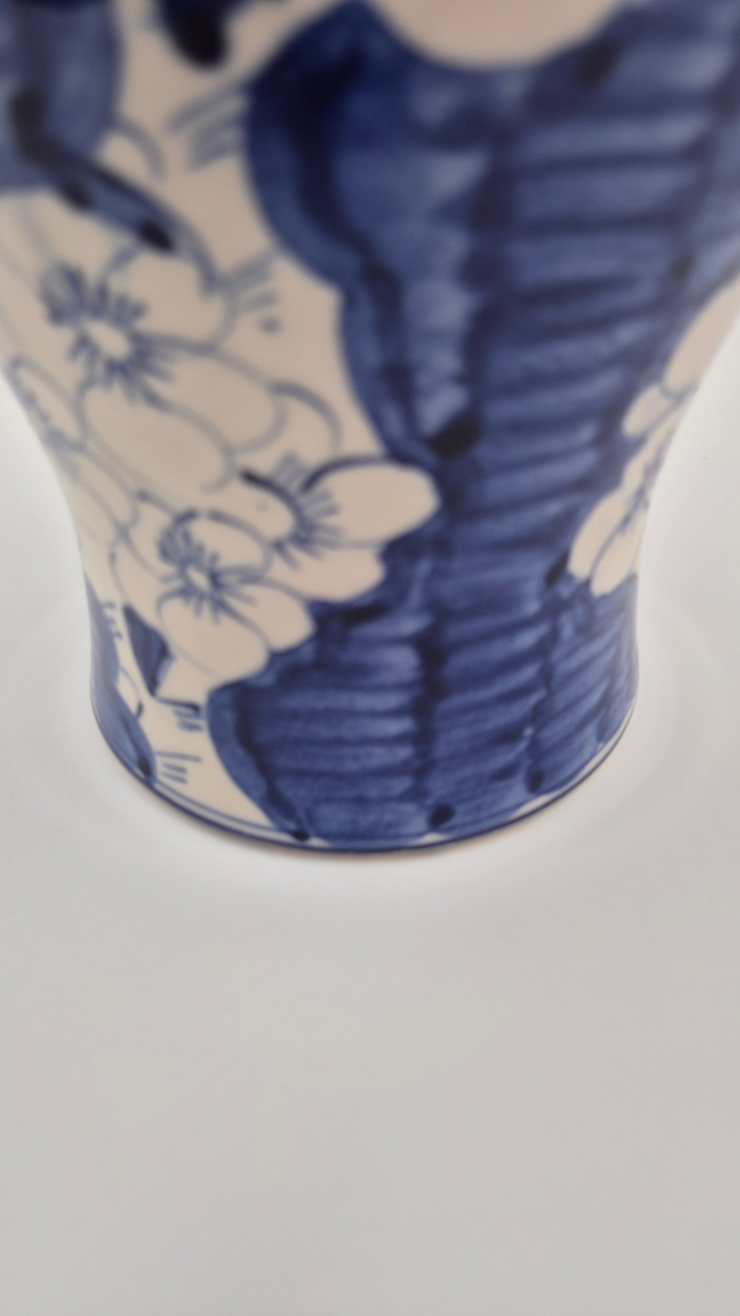 Vintage Chinese-Style Vase H31cm