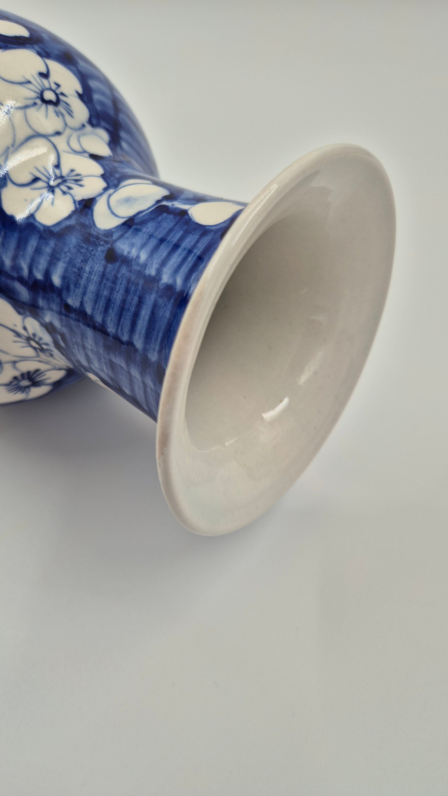 Vintage Chinese-Style Vase H31cm