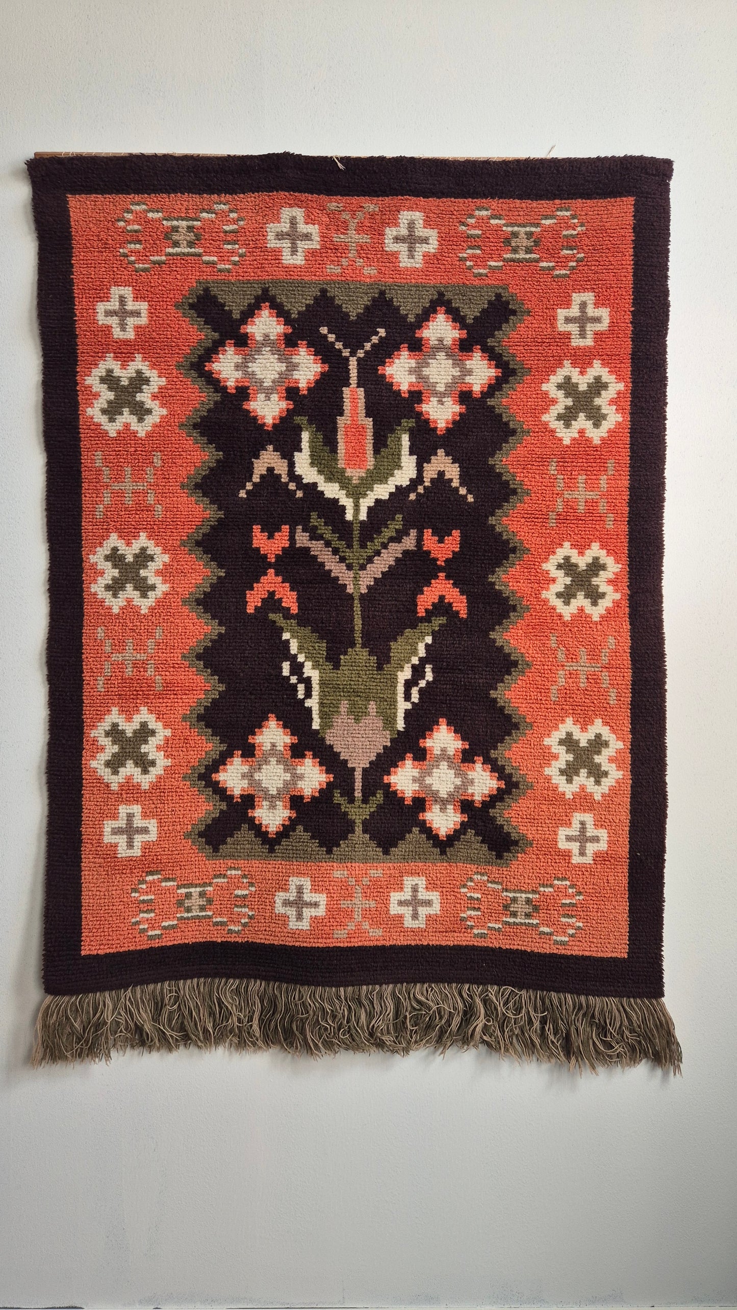 Vintage Finnish Wall Rug “Elämän puu” – Design by Aino Backman