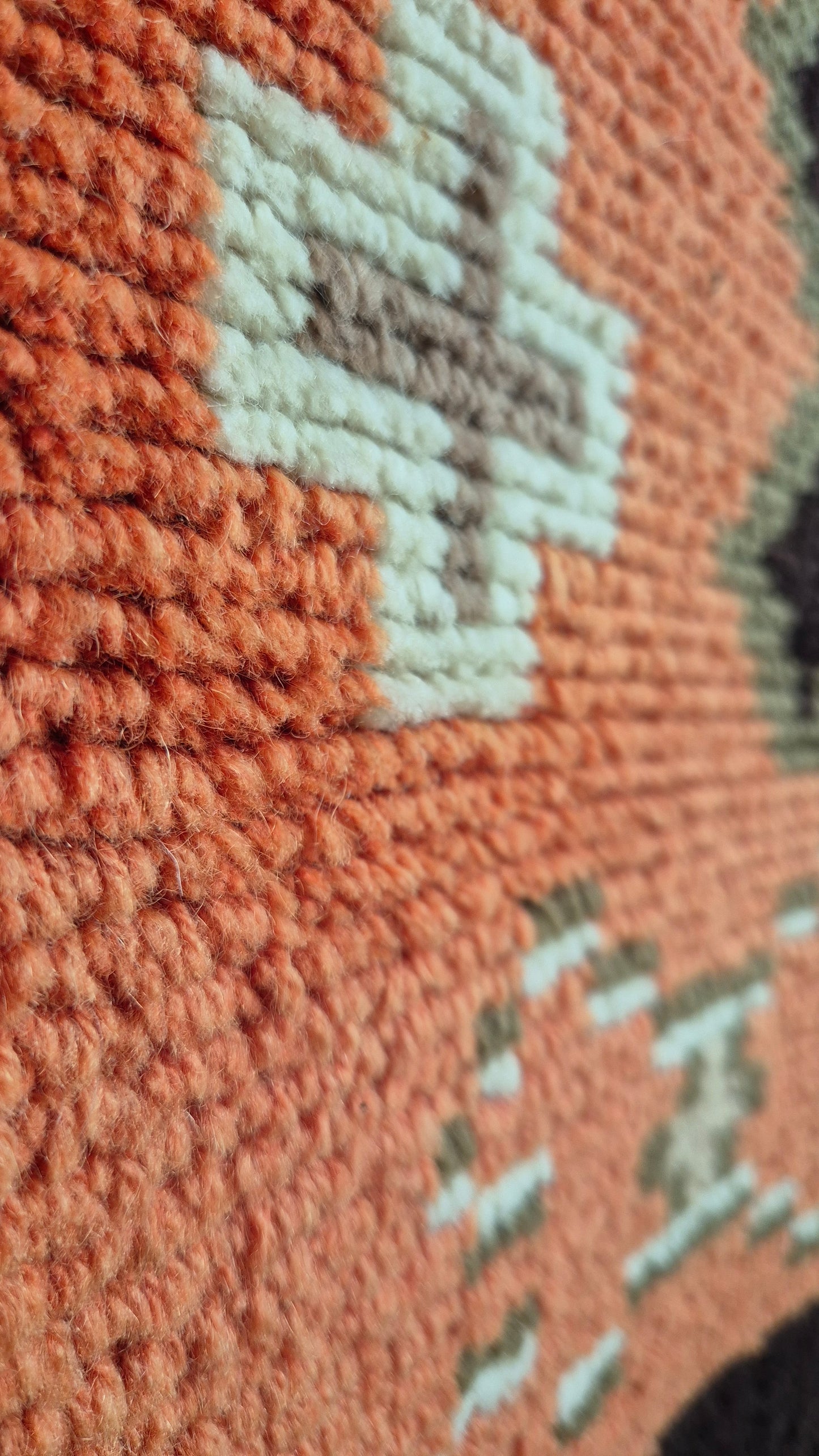 Vintage Finnish Wall Rug “Elämän puu” – Design by Aino Backman