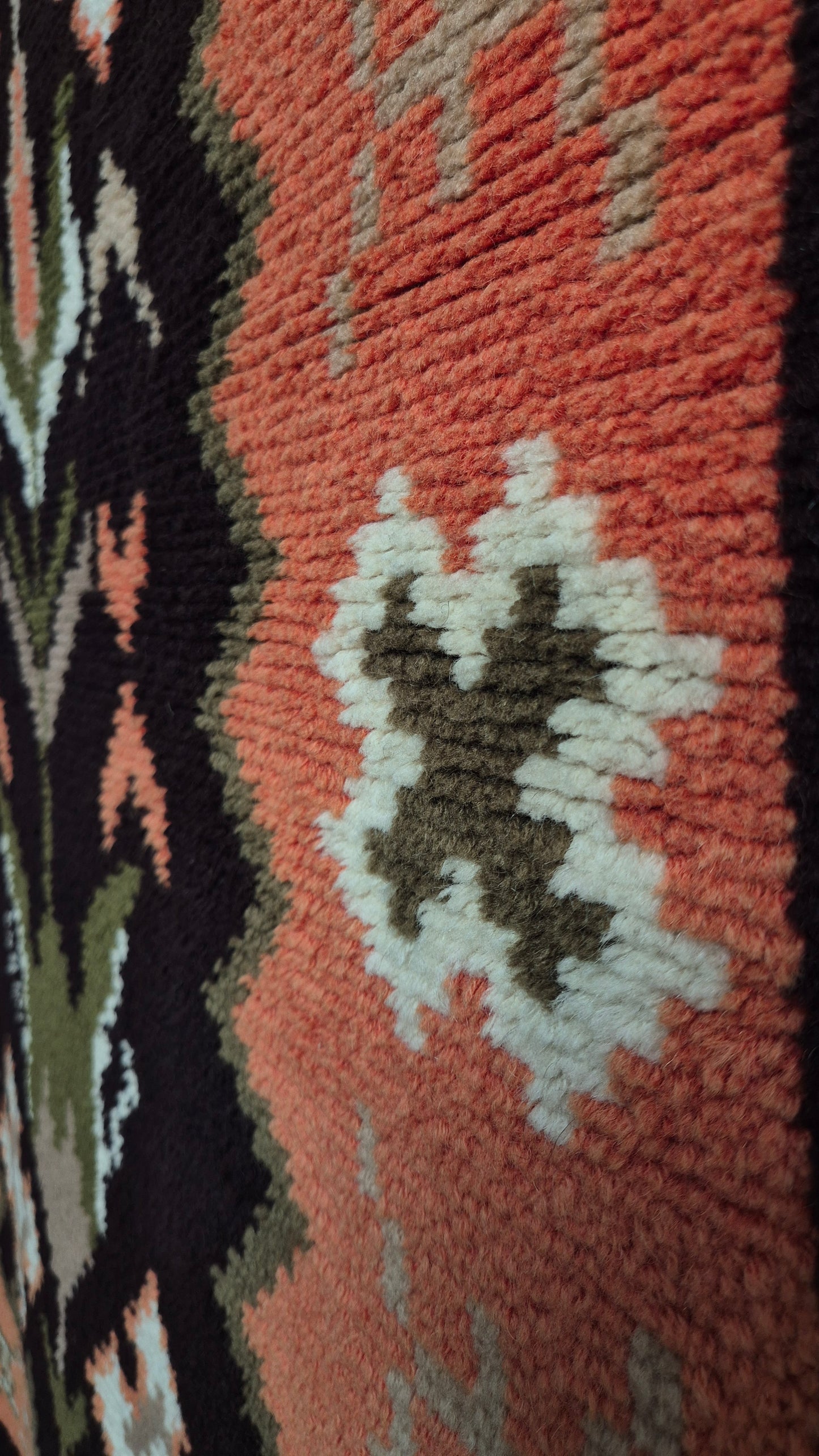 Vintage Finnish Wall Rug “Elämän puu” – Design by Aino Backman