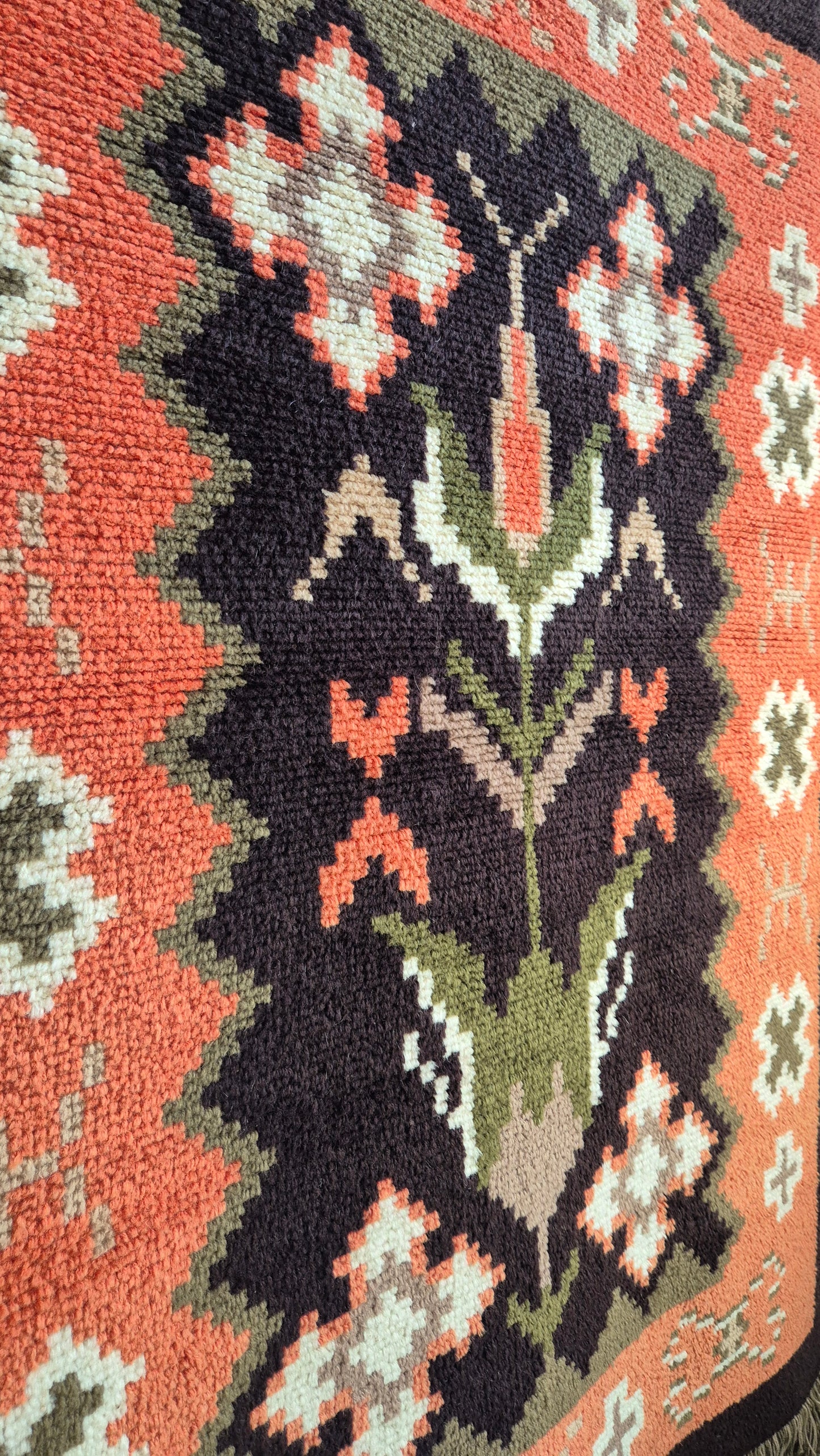 Vintage Finnish Wall Rug “Elämän puu” – Design by Aino Backman