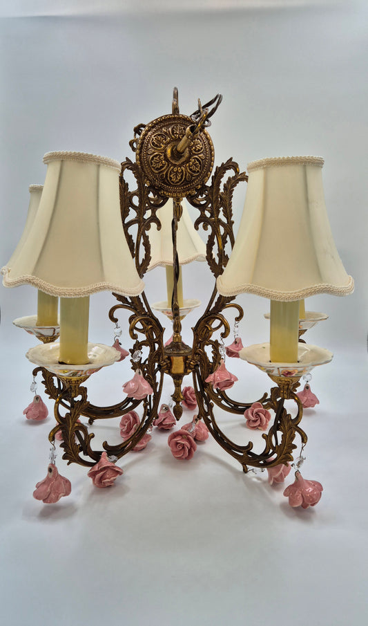 Vintage Brass Ceiling Light with Ceramic Flowers – Mid-Century Inspired Lighting