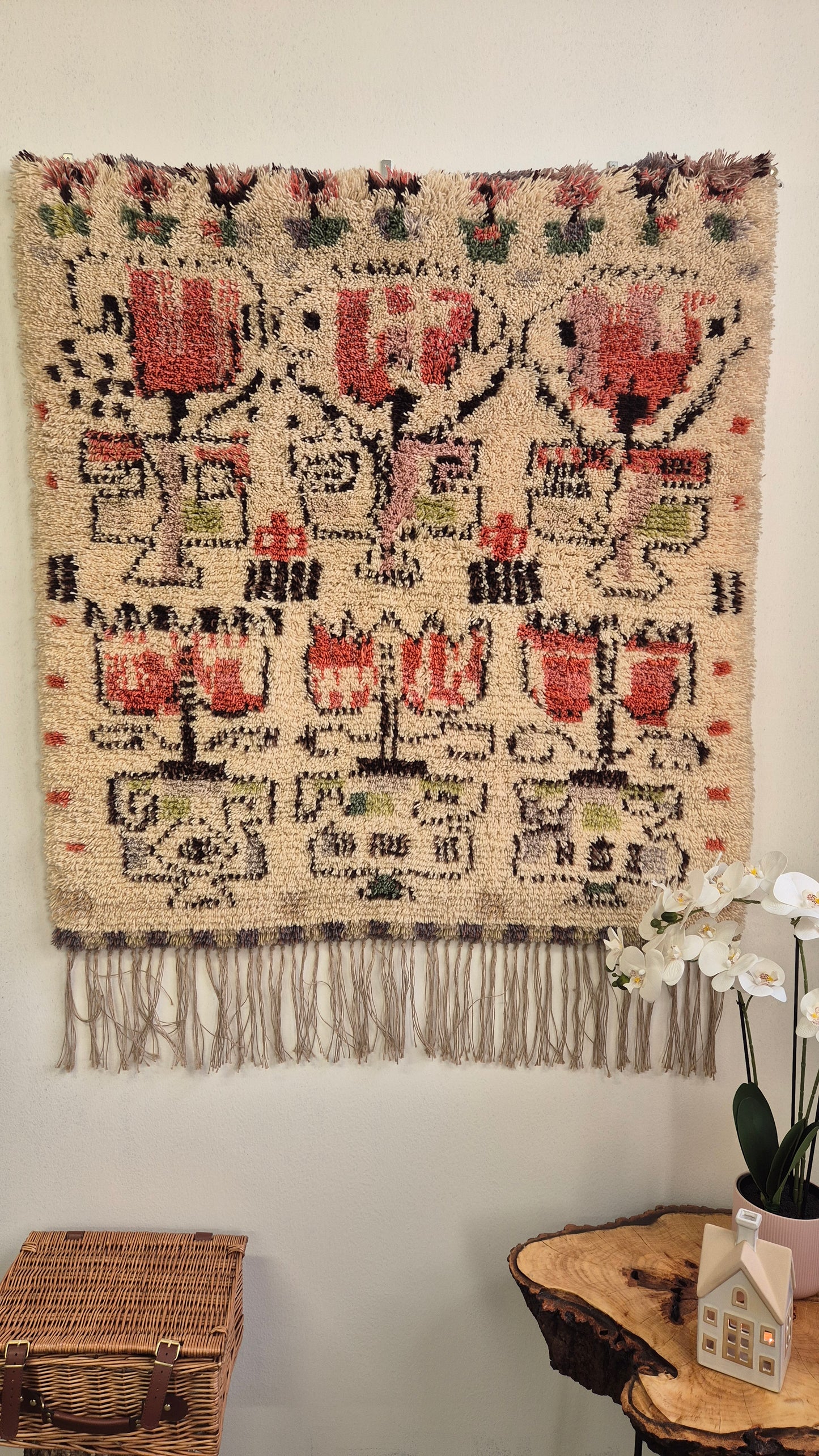 Vintage Finnish Wall Rug "Kukkamaljakko" by Laila Karttunen