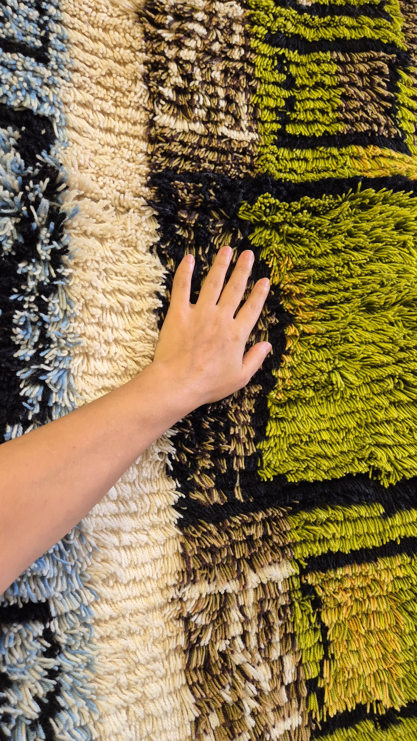 Vintage Finnish Wall Rug by Kirsti Iivessalo – Scandinavian Textile Art