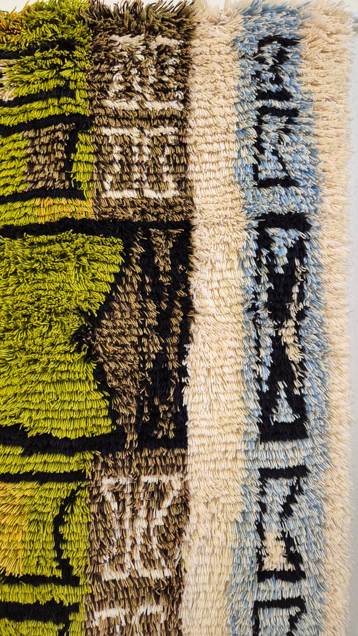 Vintage Finnish Wall Rug by Kirsti Iivessalo – Scandinavian Textile Art