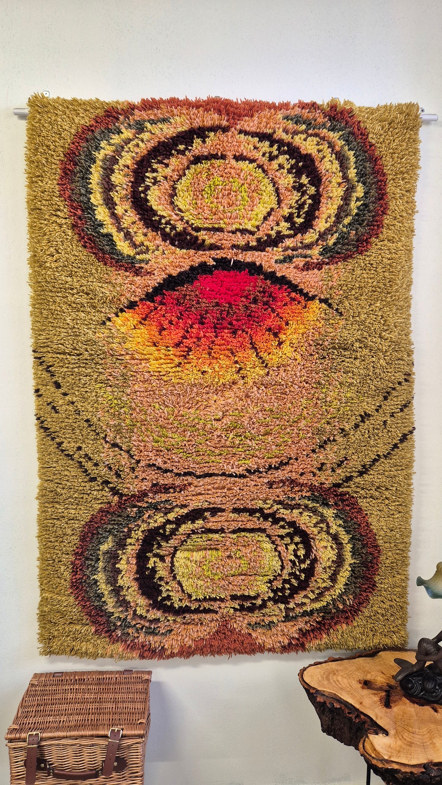 Vintage Finnish Wall Rug – Scandinavian Textile Art