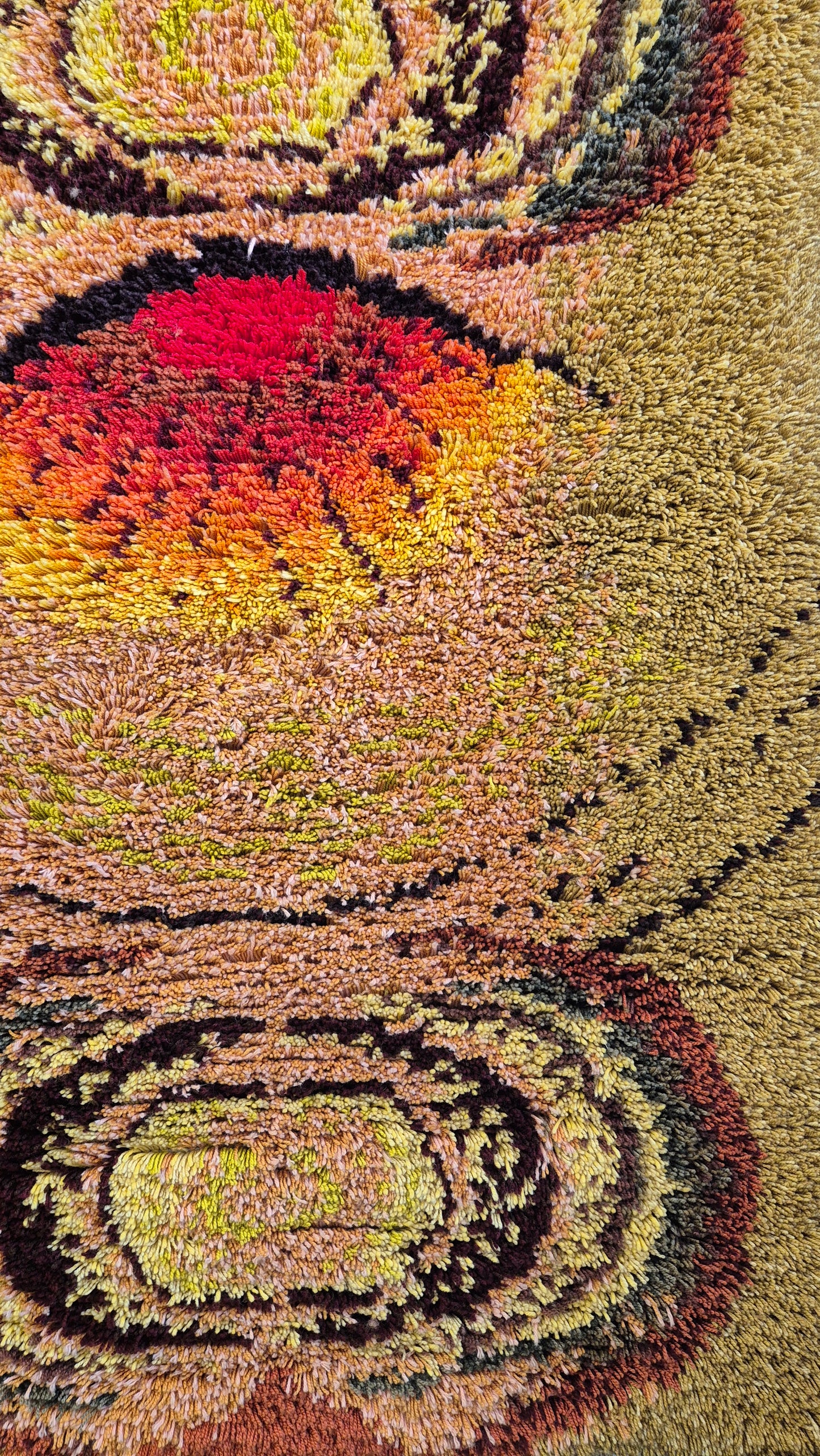 Vintage Finnish Wall Rug – Scandinavian Textile Art