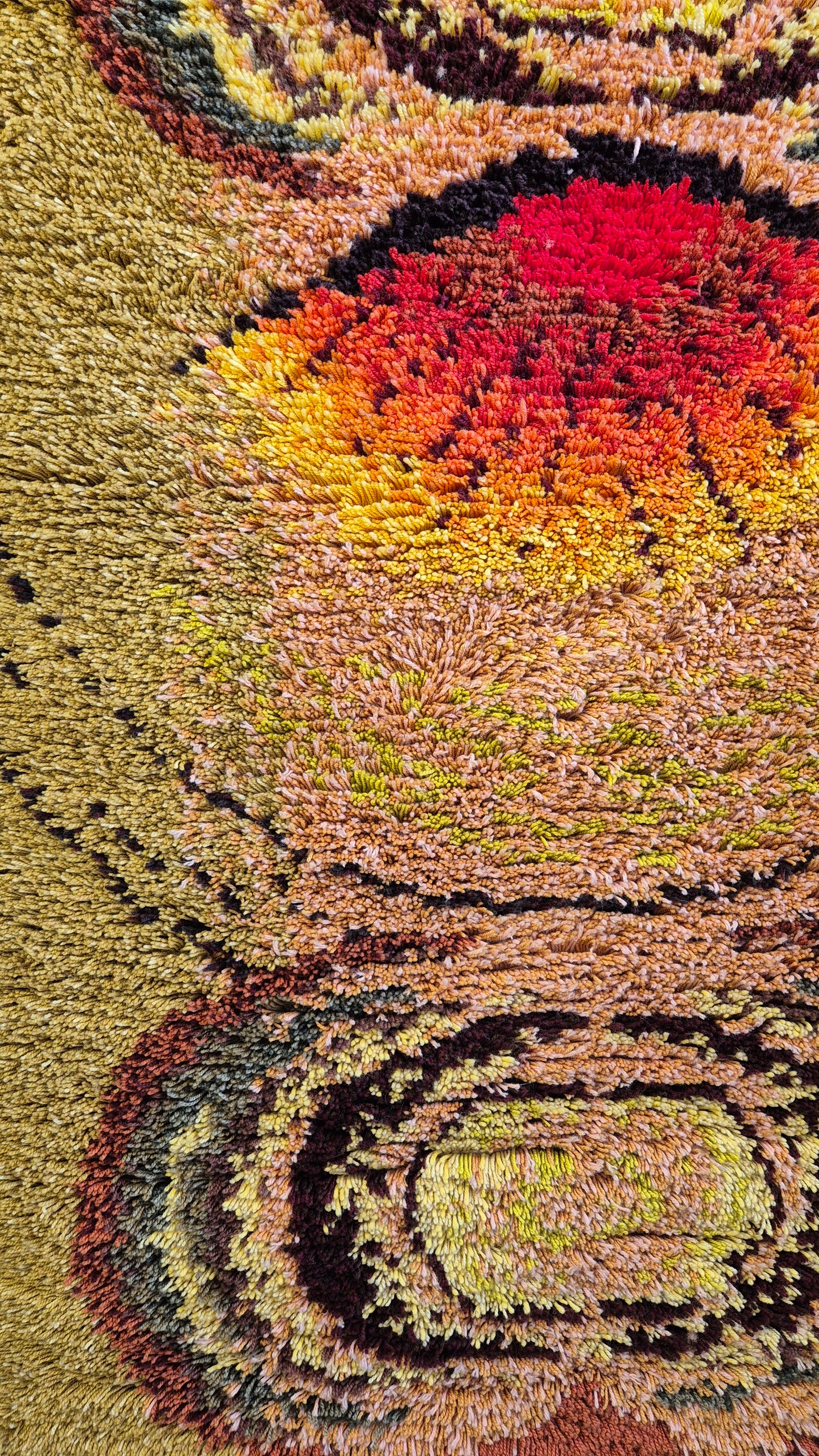 Vintage Finnish Wall Rug – Scandinavian Textile Art