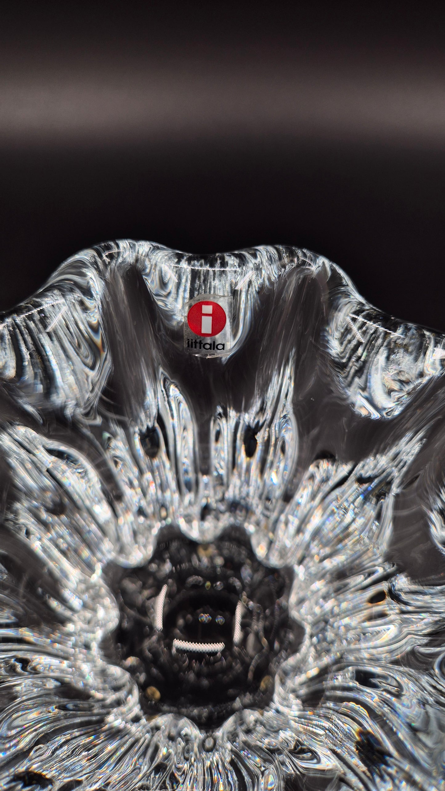 Tapio Wirkkala “Kalvolan Kanto” Vase – Signed Finnish Art Glass by Iittala (2009 Edition)