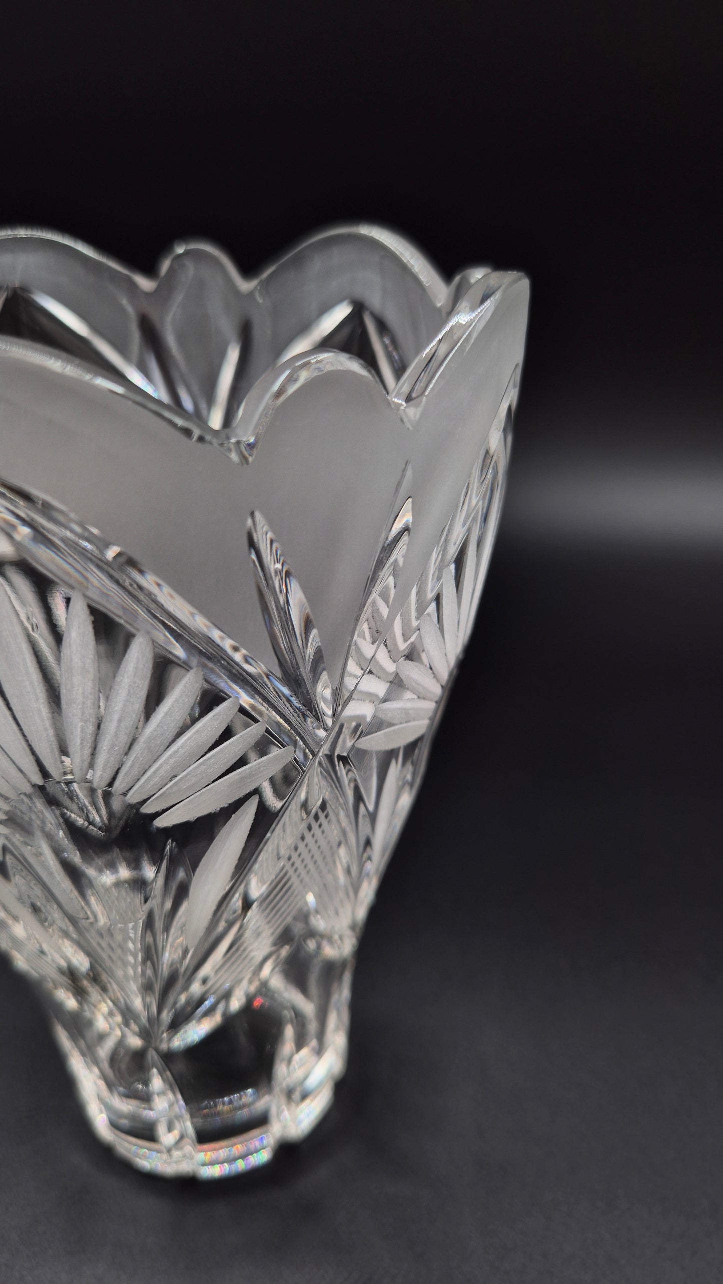 Vintage Crystal Vase – Elegant Cut Glass
