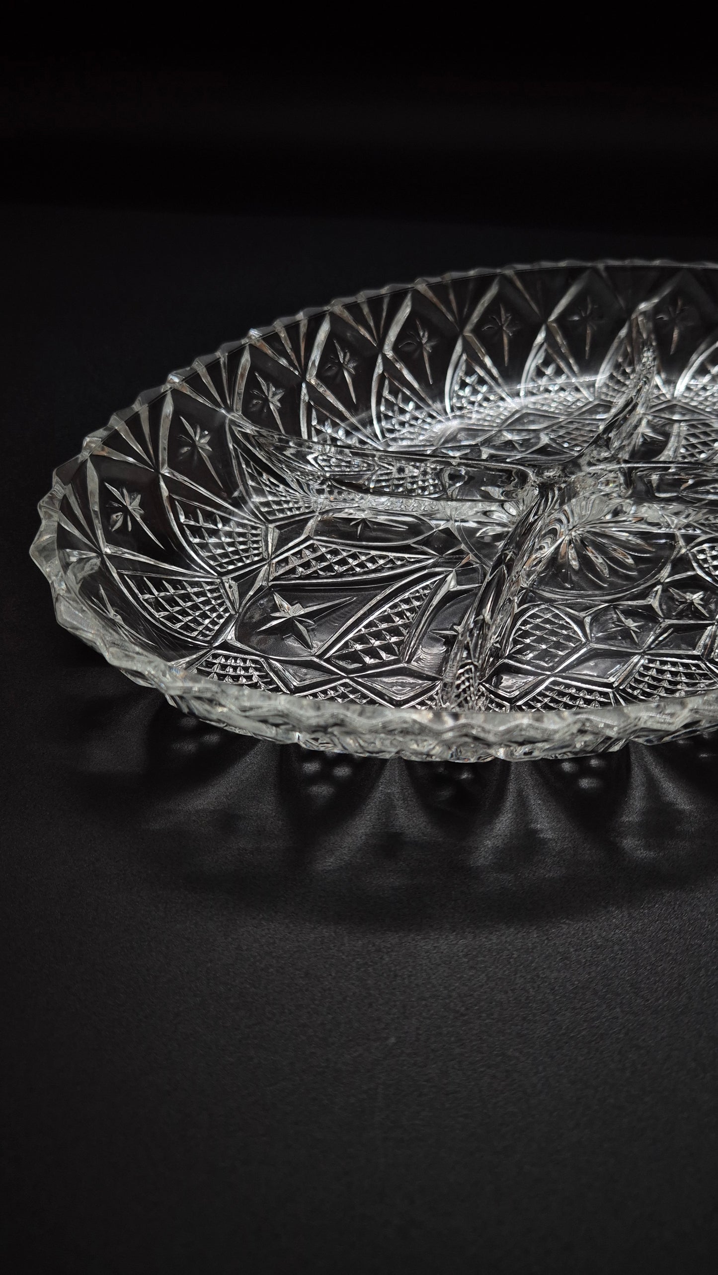 Vintage French Glass Partition Plate – 4-Section Serving Dish (28.5 cm)