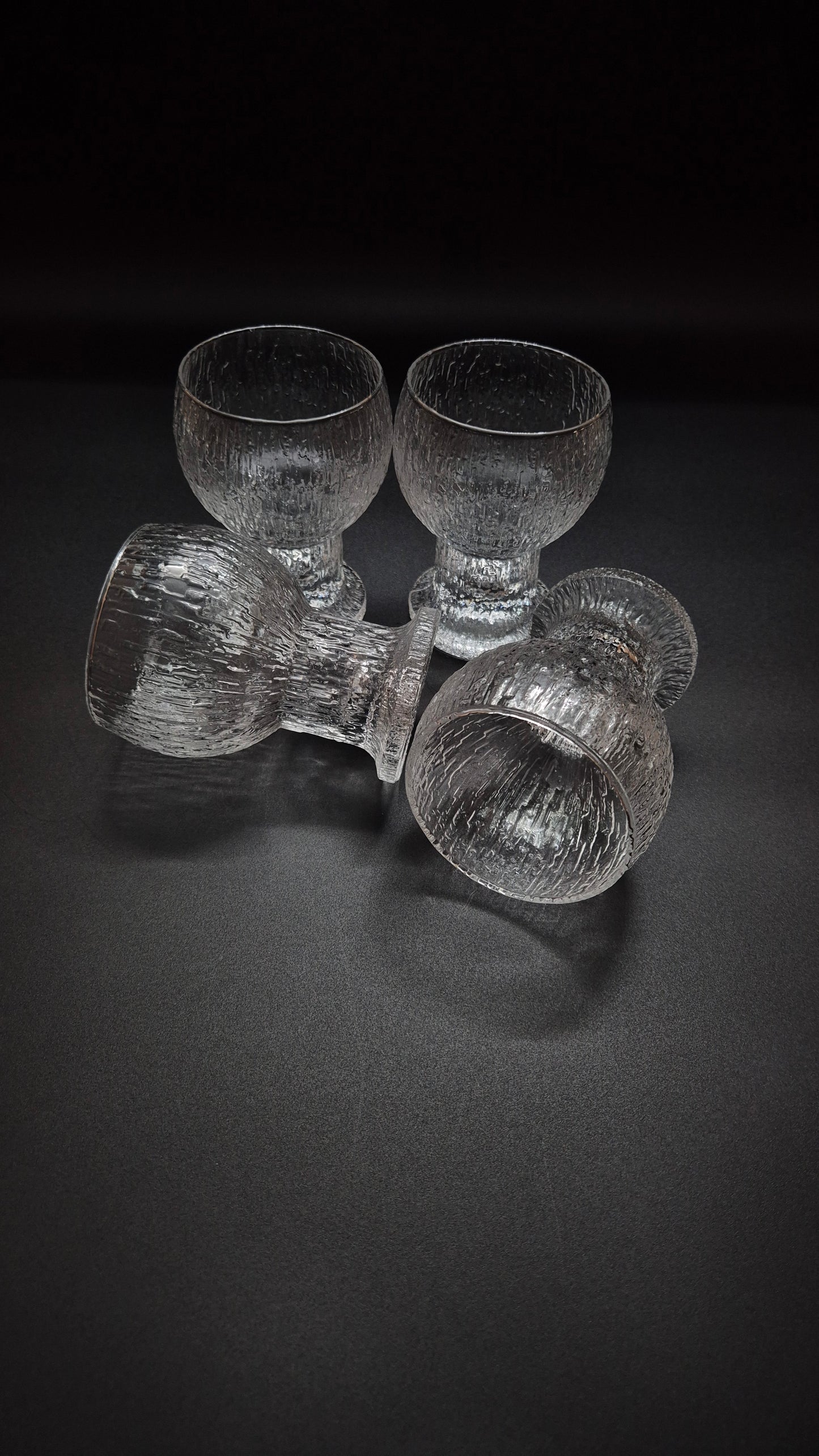 Iittala Kekkerit White Wine Glasses by Timo Sarpaneva (1973–1986)
